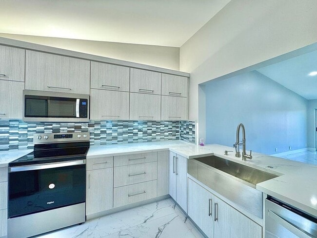 Building Photo - 340 NW 67th St Rental