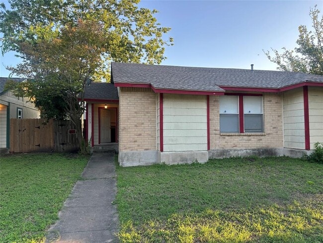 Building Photo - 16303 Edgemere Dr