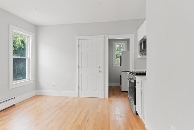 Photo - 424 Bowdoin St Unit 3