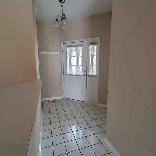 Photo - 147 Polaris Dr