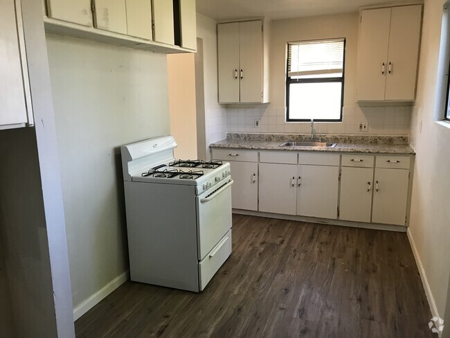 Building Photo - 3055 Spencer Ave Rental