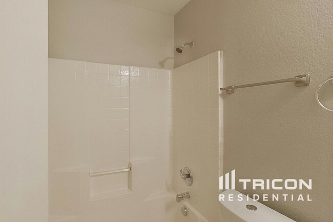 Photo - 3018 High Gate Dr