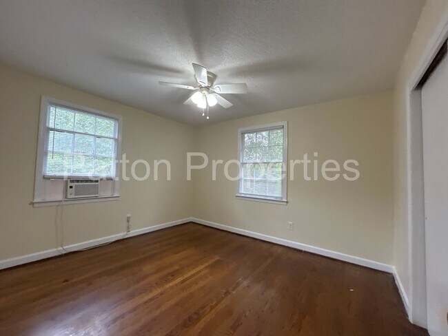 Photo - 1800-1800 1/2 Cherry Laurel Dr. - Outside CoC - R14010-07-30 Unidad 1800.5