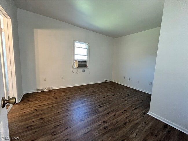 Photo - 642 Cove Rd Unit 1