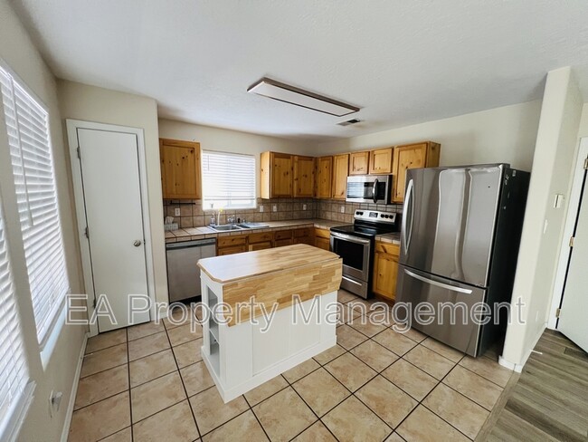 Photo - 4257 Altura Mesa Ln NE