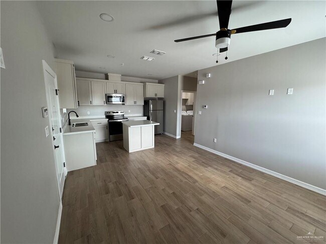 Photo - 10 Ragland Rd Unit 1