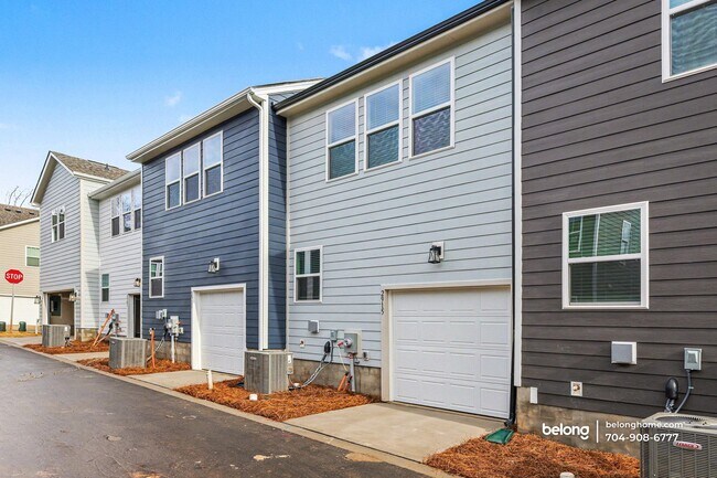 Photo - 2915 Herringbone Rd