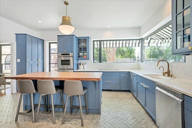 Photo - 1508 Marshall Ln