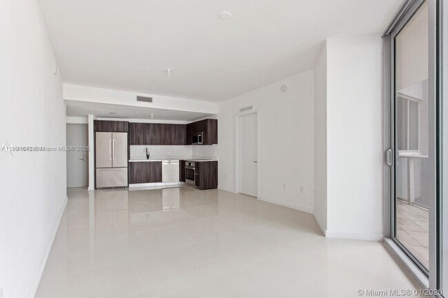 Photo - 488 NE 18th St Unidad 501