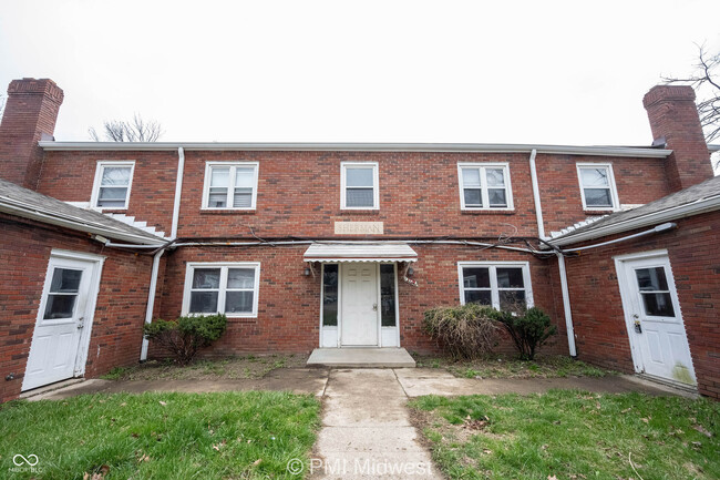 Building Photo - 3725 N Sherman Dr Unit 5 Rental