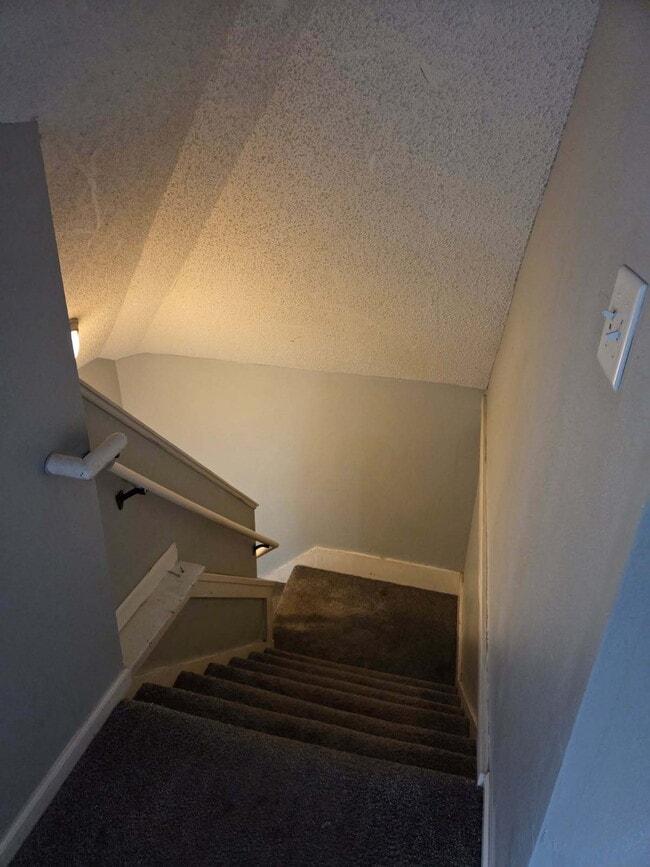 Photo - 223 Robie St E Unit 2