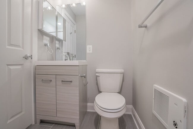 Photo - 310 E Lanvale St Unidad 2