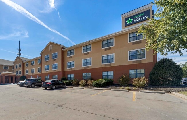 Furnished Studio-Oklahoma City - NW Expressway