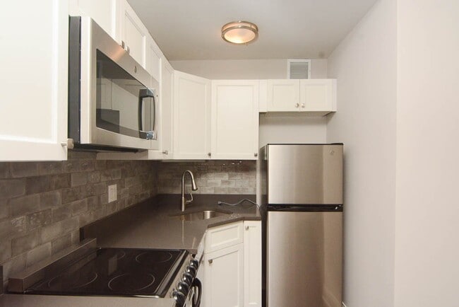 Photo - 648 W Wrightwood Ave Unidad J01P