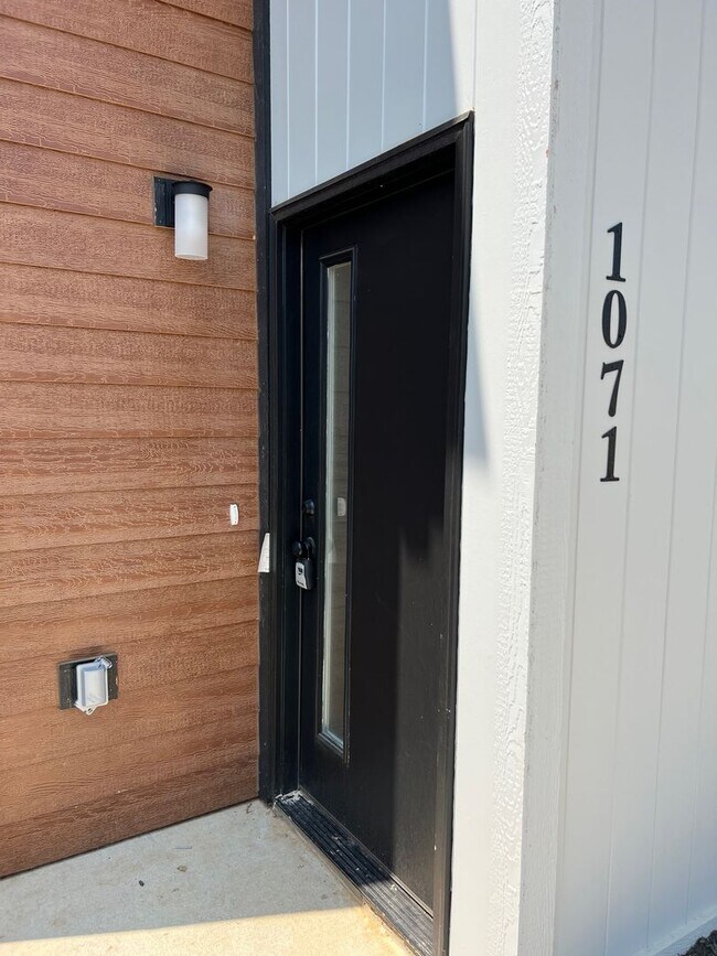 Photo - Now Leasing - Featherston Village - Modern Living-LIMITED TIME LEASE SPECIAL!! 2 MONTHS RENT FREE!!!