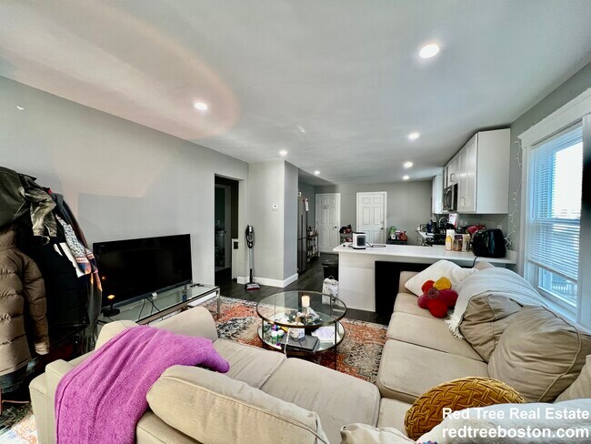 Photo - 158 Hillside St Unit 2
