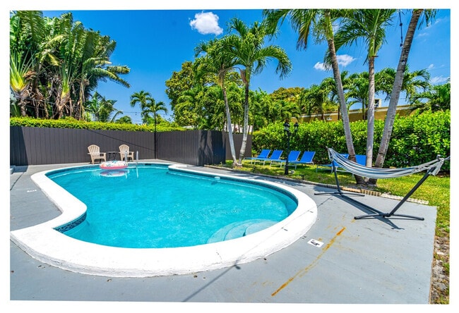 Photo - 425 NE 105th St Unit SI ID1439294P