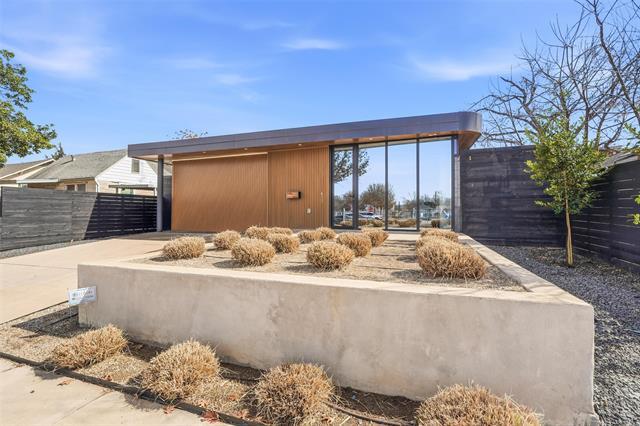 Building Photo - 6822 Victoria Ave