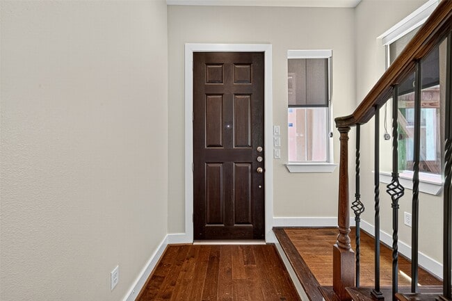 Photo - 9508 Cedarpost Square St