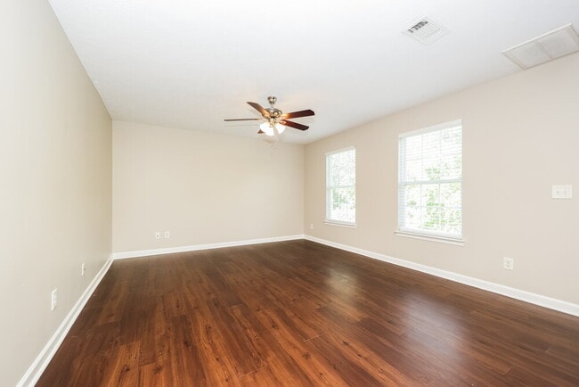 Photo - 710 Holland Ridge Dr