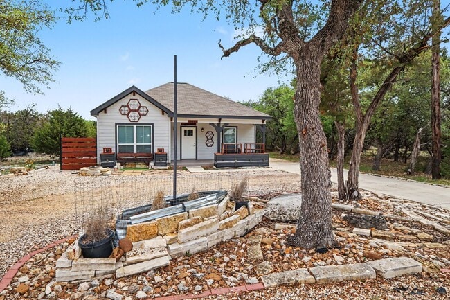 Building Photo - Modern 2 Bed Home on Acreage in Spring Branch | Private Setting + Updated Kitchen