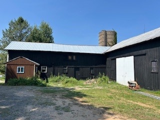 Building Photo - 40 Lake Shore Rd