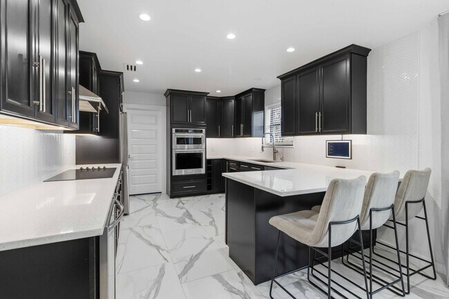 Photo - 107 Oak Crest