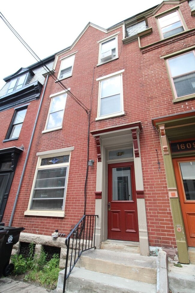 Building Photo - 1611 Susquehanna St Unit 1