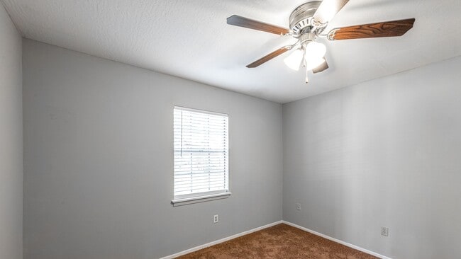 Photo - Ashwood Apartment Homes Unit B104