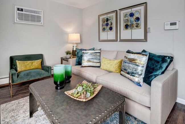 Photo - Dublin Plaza