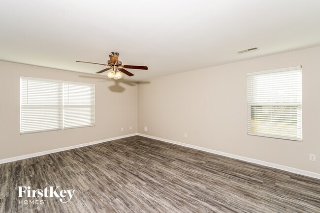 Photo - 4668 Deer Foot Path