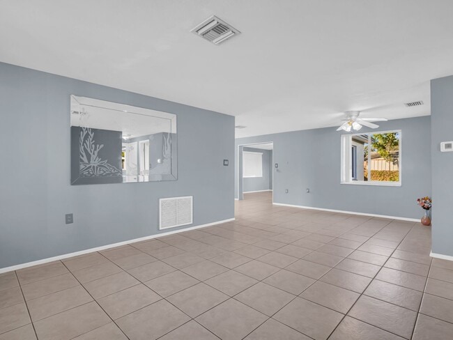 Photo - 1415 Yale Dr