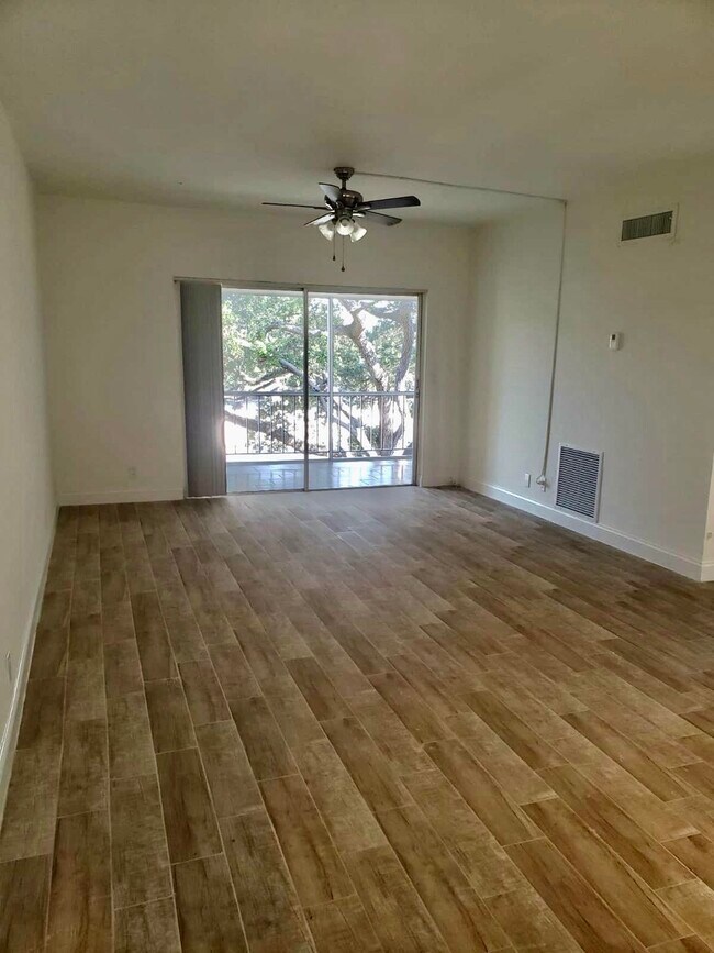 Photo - 632 NW 13th St Unit 210