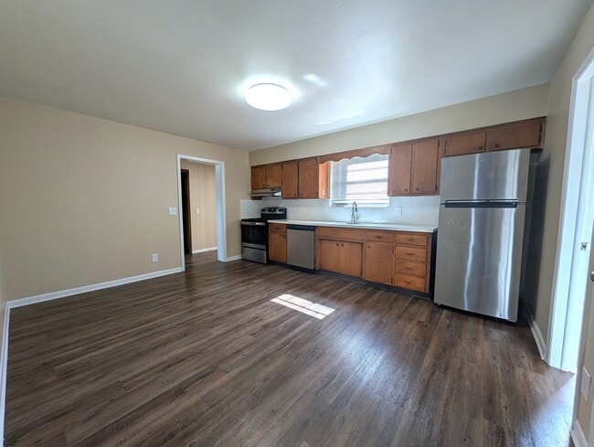 Photo - 6036 Bizier Rd E