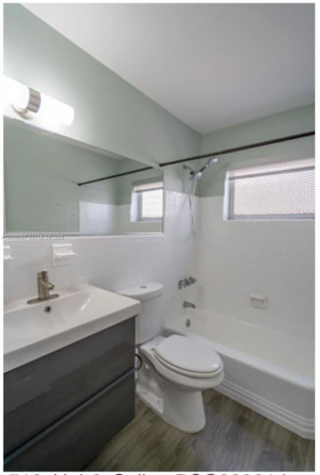 Building Photo - 710 Meridian Ave Unit 6