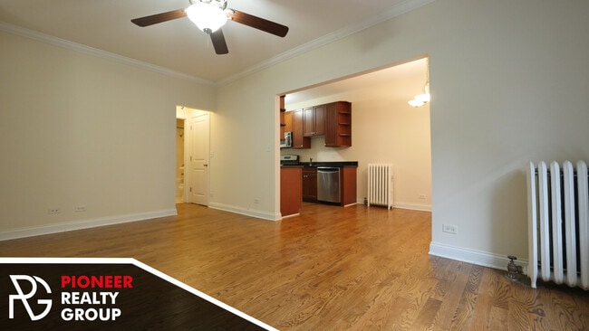 736 W Addison St Unit 2