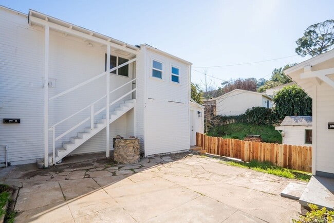 Unidad B - 728 E Palmer Ave