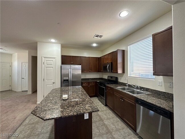 Photo - 1033 Pebble Lake St