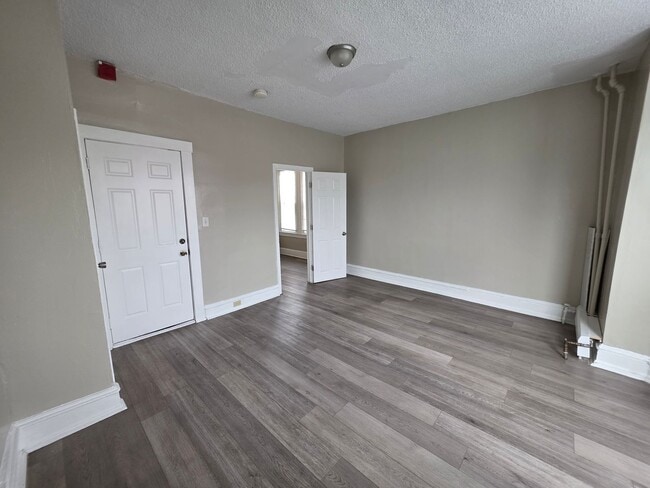 Photo - 104 S 51st St Unit 2nd Floor - B