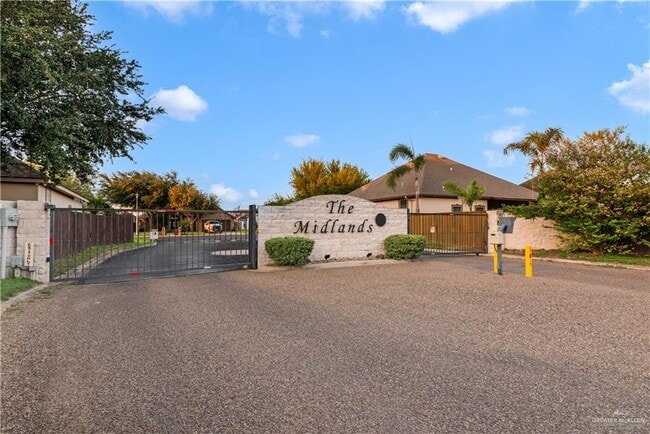 Photo - 34 Midlands Cir