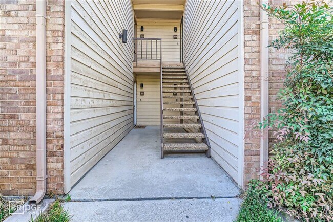 Photo - 16301 Ledgemont Ln