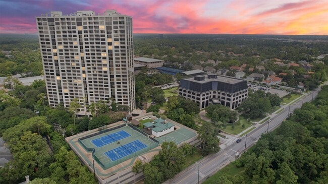 Building Photo - 121 N Post Oak Ln Unit 2203
