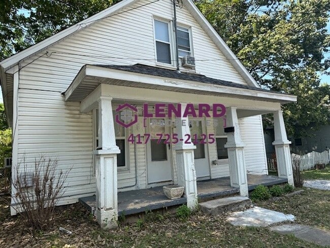 Building Photo - 635 S Douglas Ave Unit A