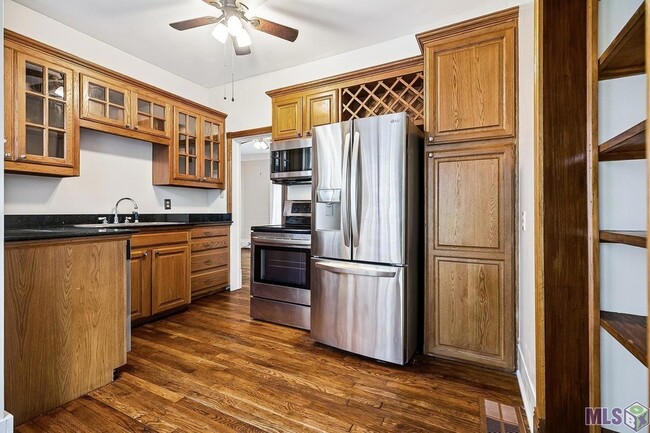 Photo - 1909 Cedardale Ave
