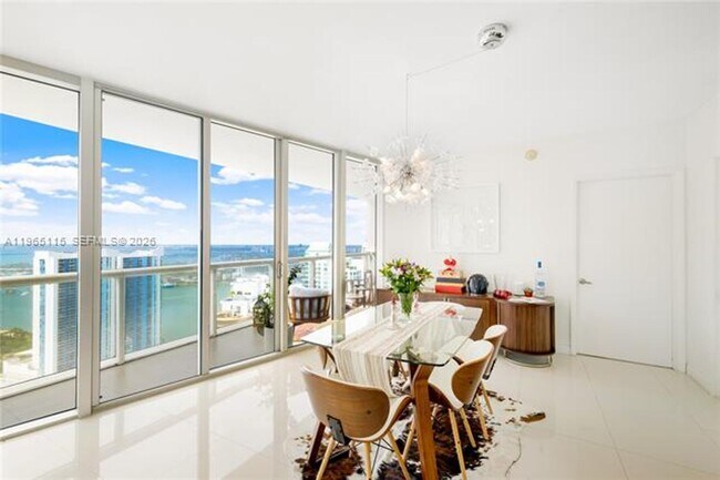 Photo - 495 Brickell Ave Unidad 495 Brickell Ave # 4704