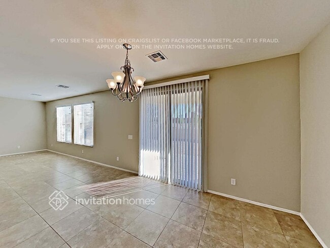 Photo - 3331 E Russell St