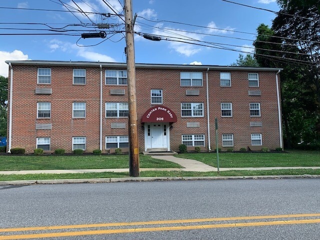 Building Photo - 306 E Ridley Ave Rental