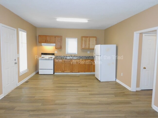Photo - 164 Riverside Dr