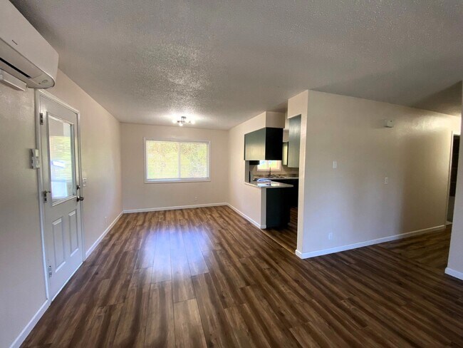 3037-3039 NE Slope St Unidad 3039