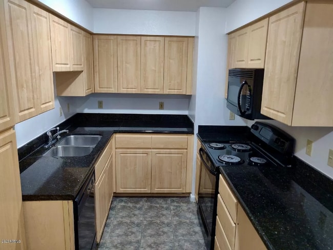 Photo - 1005 E 8th St Unit 1010